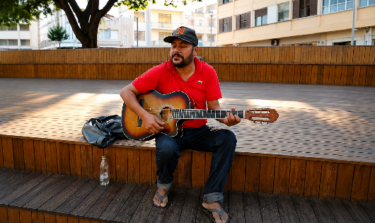Entre a rua e a música: a voz de Eliezio Araújo e os talentos que resistem em Jundiaí