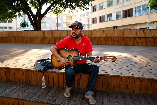 Entre a rua e a música: a voz de Eliezio Araújo e os talentos que resistem em Jundiaí