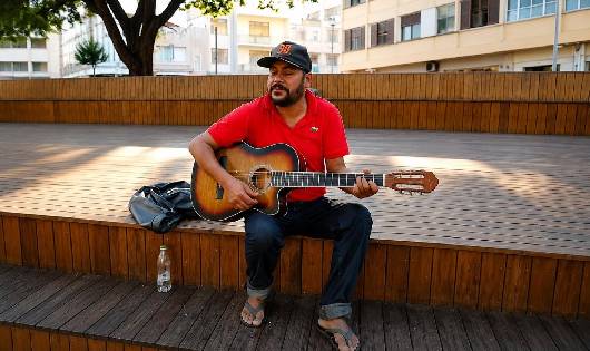 Entre a rua e a música: a voz de Eliezio Araújo e os talentos que resistem em Jundiaí