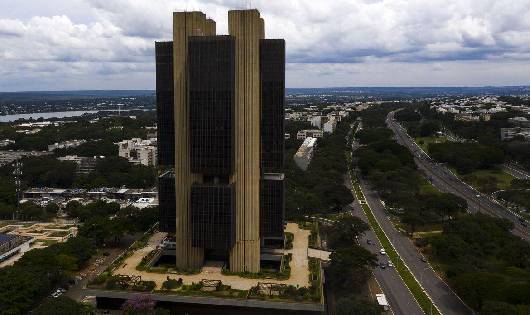 Senado aprova projeto de autonomia do Banco Central
