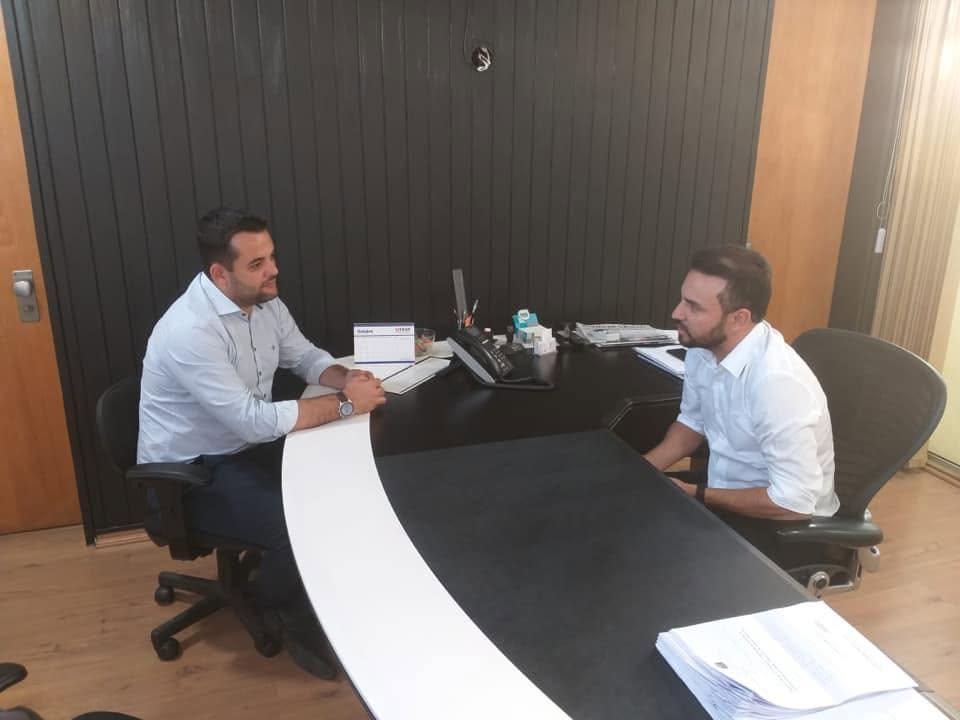 No vale tudo da política, Gustavo Martinelli ignora seu passado e cospe no prato em que um dia comeu